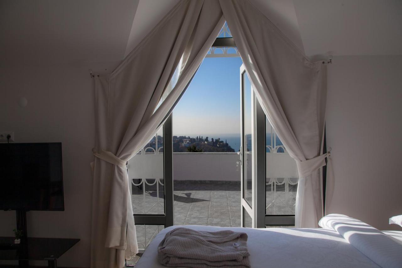 Mavi Avlu - Main Square Old Town Apartment Анталия Екстериор снимка